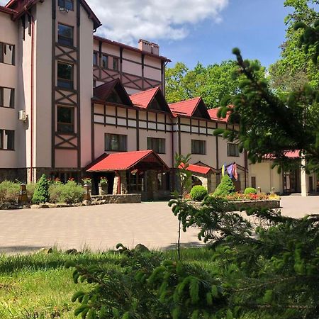 Sherwood Hotel Долгомостиска Экстерьер фото
