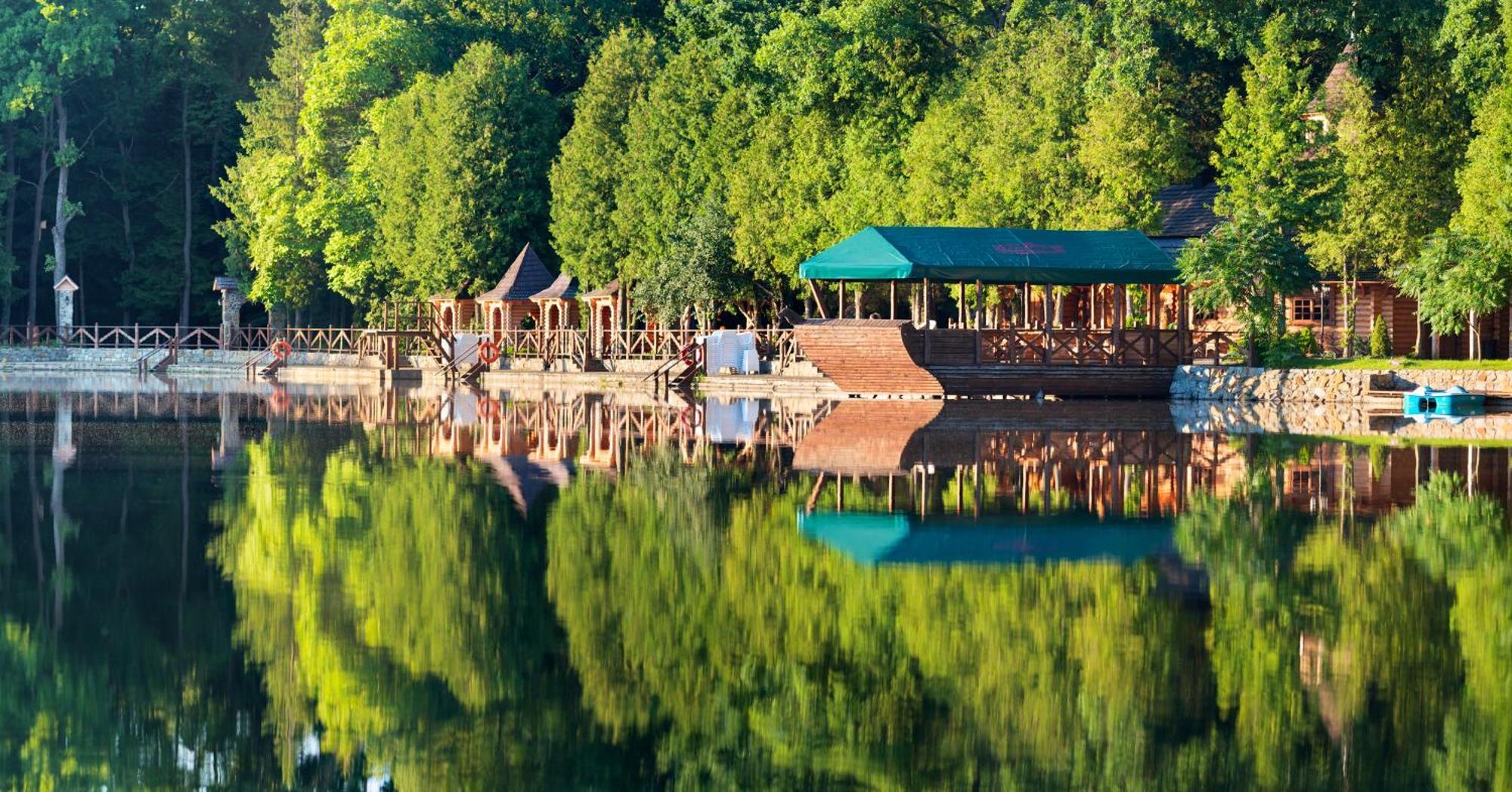 Sherwood Hotel Долгомостиска Экстерьер фото