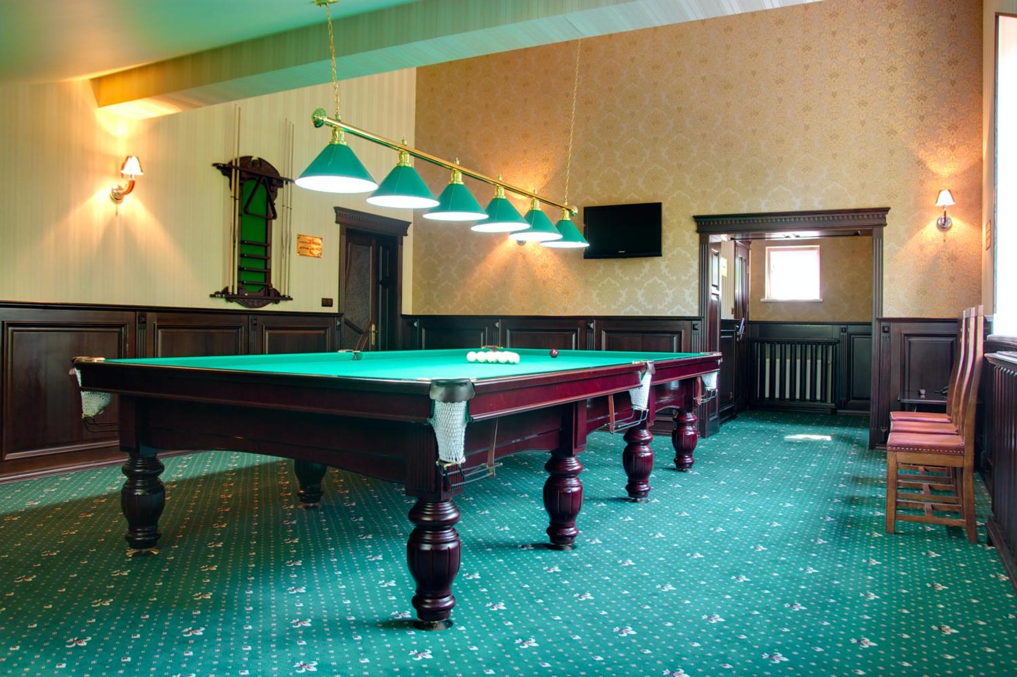 Sherwood Hotel Долгомостиска Экстерьер фото