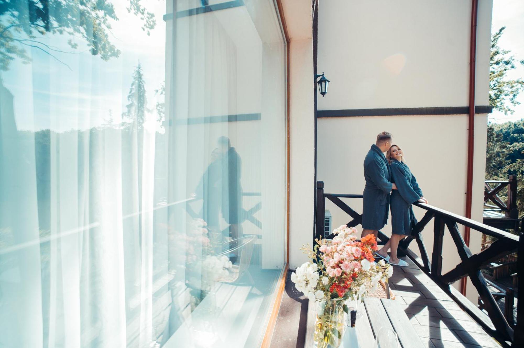 Sherwood Hotel Долгомостиска Экстерьер фото
