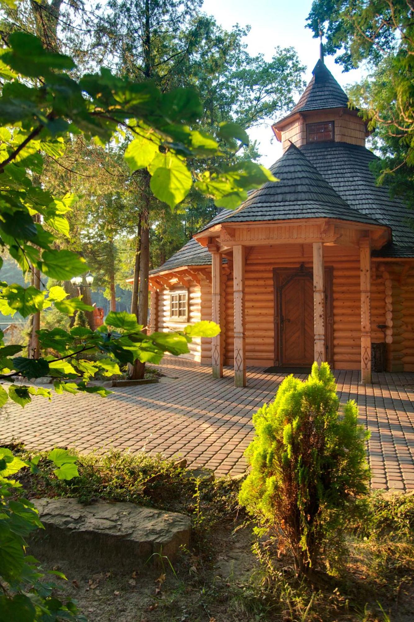 Sherwood Hotel Долгомостиска Экстерьер фото