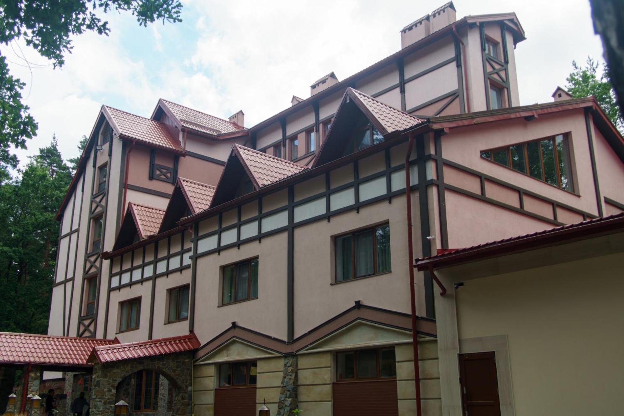 Sherwood Hotel Долгомостиска Экстерьер фото