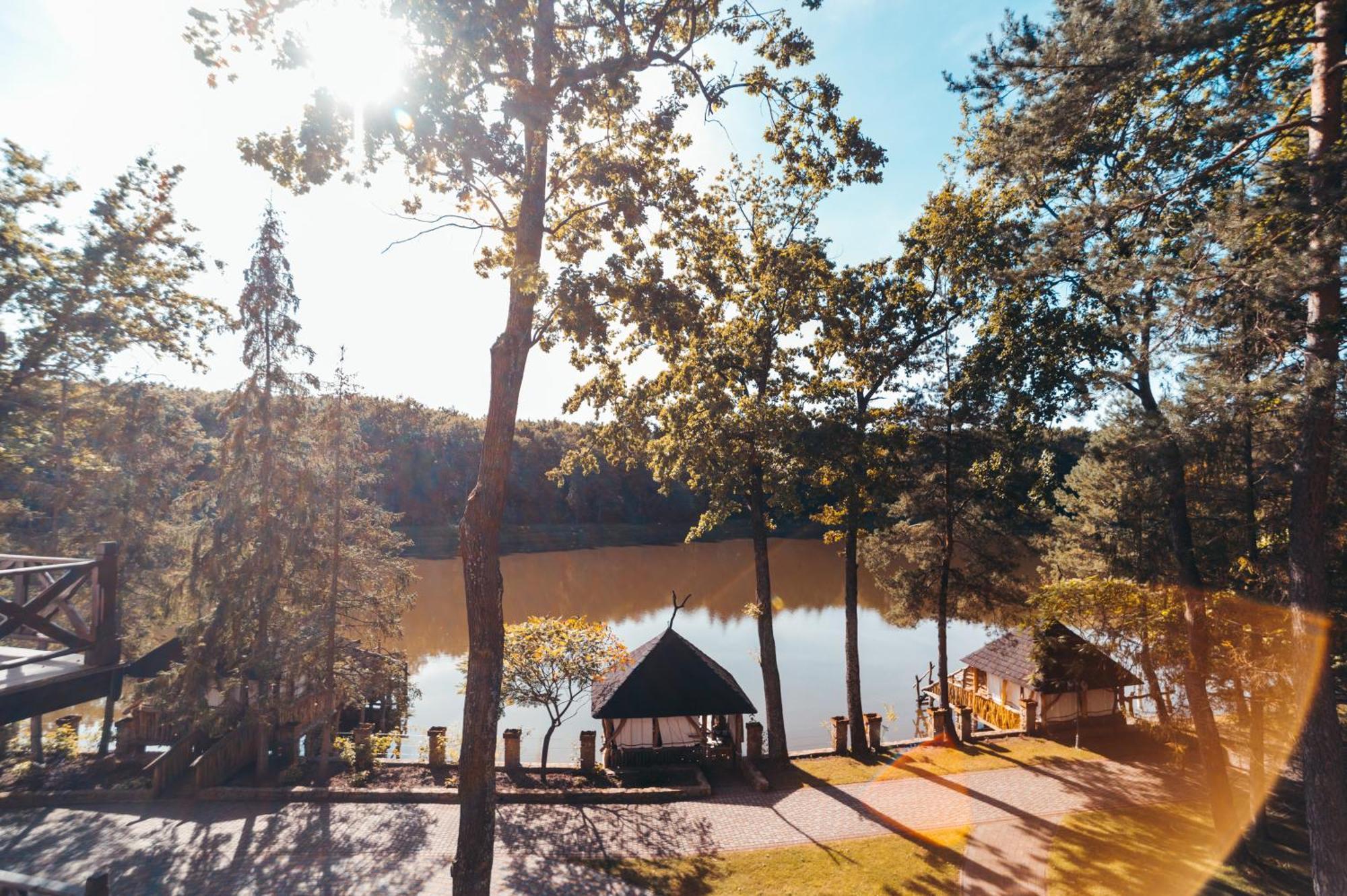 Sherwood Hotel Долгомостиска Экстерьер фото